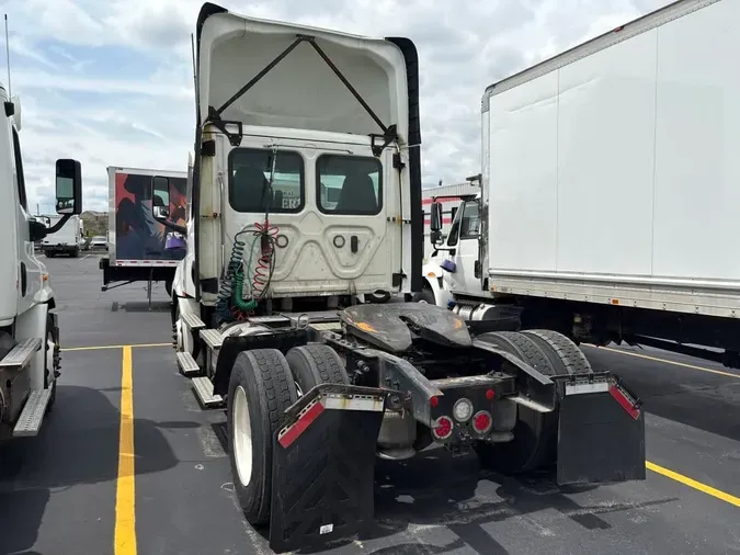 2020 FREIGHTLINER NEW CASCADIA 126