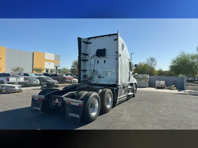2022 Freightliner Cascadia 126