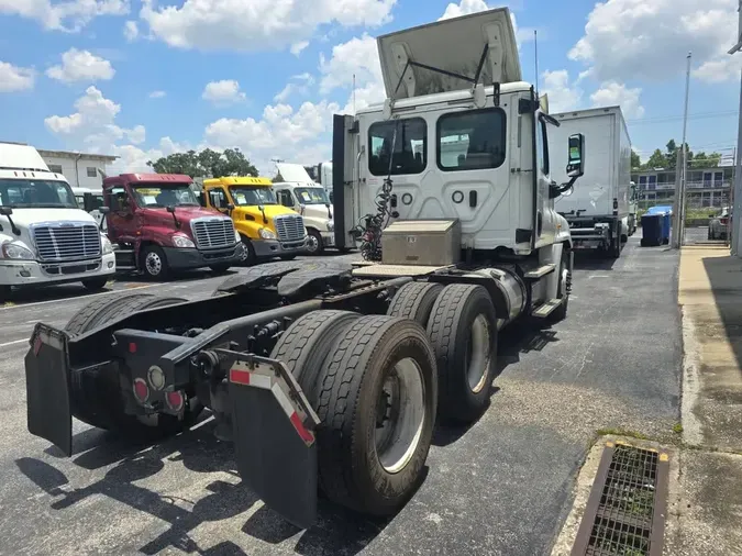 2018 FREIGHTLINER CASCADIA 125