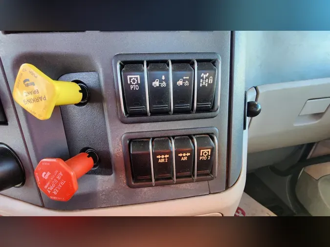 2022 Peterbilt 567e095591ffef3a1d87838e59fd0683201