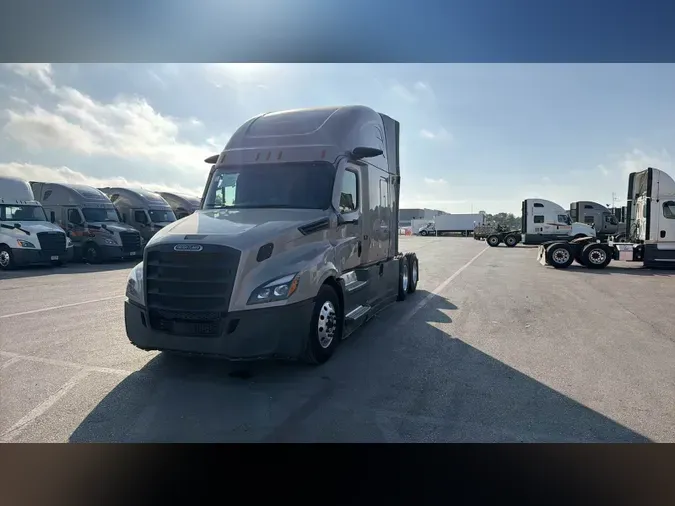 2023 Freightliner Cascadia 126