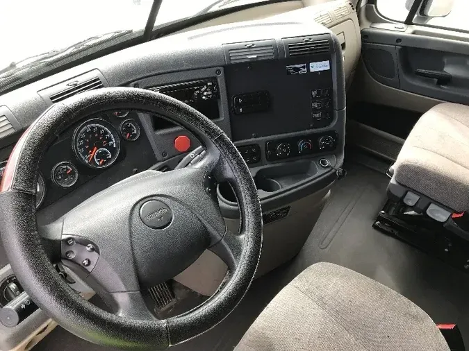 2018 Freightliner X12564ST