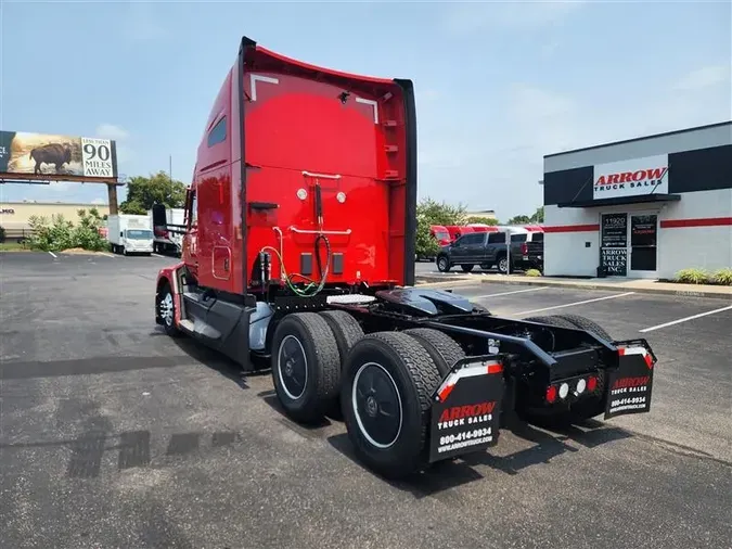 2023 KENWORTH T680