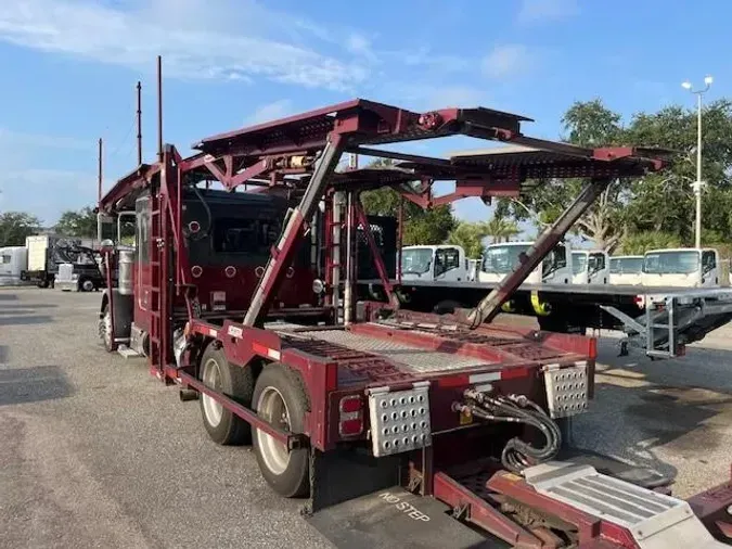 2021 Peterbilt 389