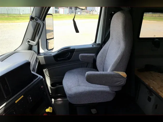 2022 INT LT625 6x4