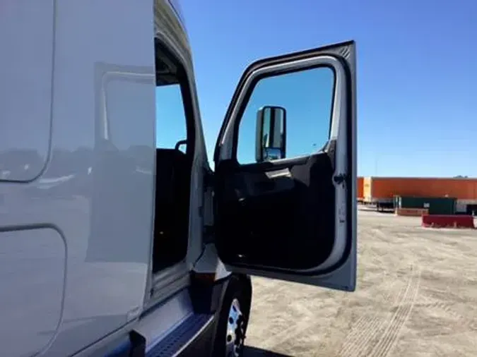 2020 Freightliner Cascadia