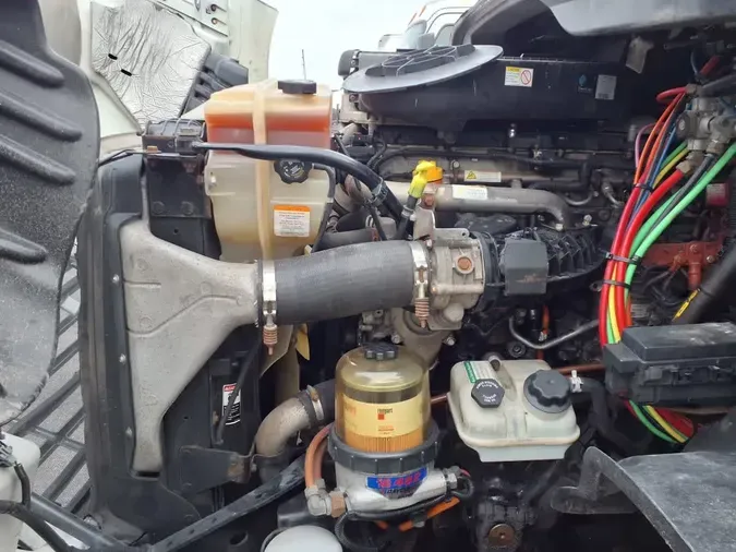 2016 FREIGHTLINER/MERCEDES CASCADIA 113