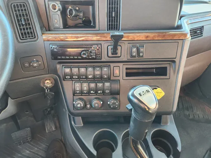 2019 NAVISTAR INTERNATIONAL LT625 SLPR CAB