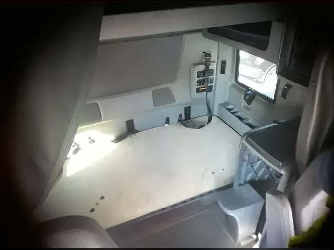 2019 NAVISTAR INTERNATIONAL LT625 SLPR CAB