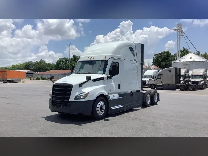 2022 Freightliner Cascadia 126