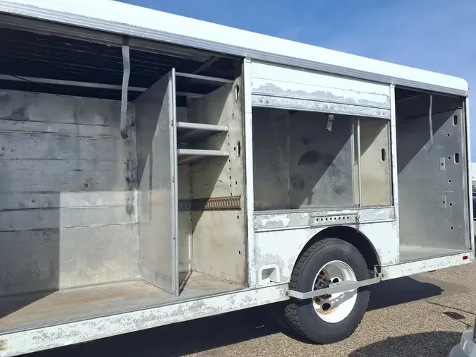 2017 FREIGHTLINER/MERCEDES M2 106