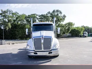 2022 KENWORTH T680
