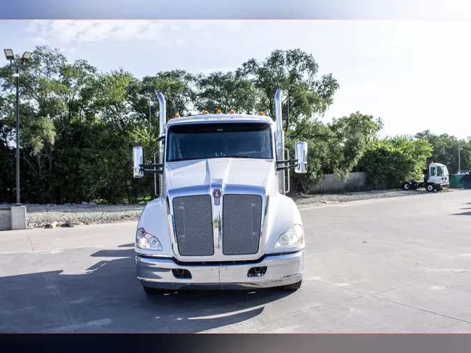 2022 KENWORTH T680e0b17639e058f33b298cfbea4e4e280b