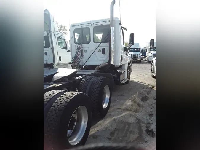 2017 FREIGHTLINER/MERCEDES CASCADIA 125