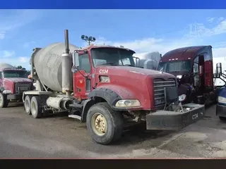 2008 MACK GRANITE GU813