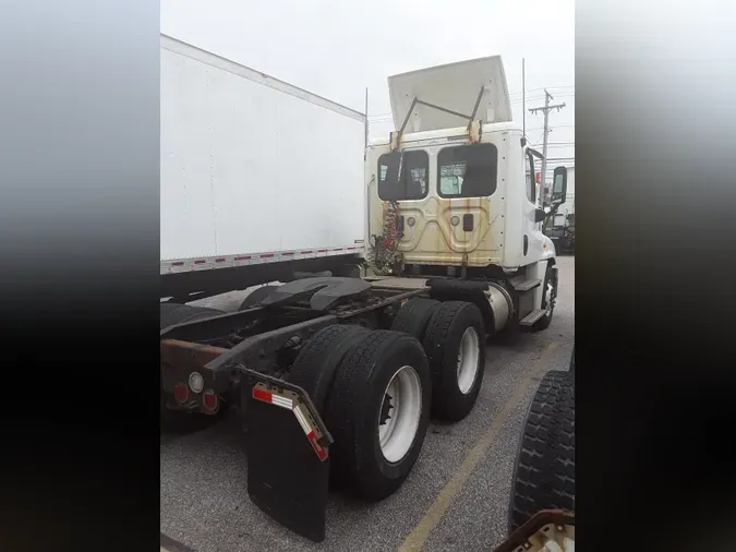 2015 FREIGHTLINER/MERCEDES CASCADIA 125