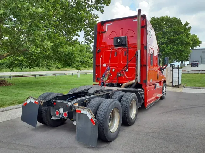 2020 FREIGHTLINER CASCADIA 125