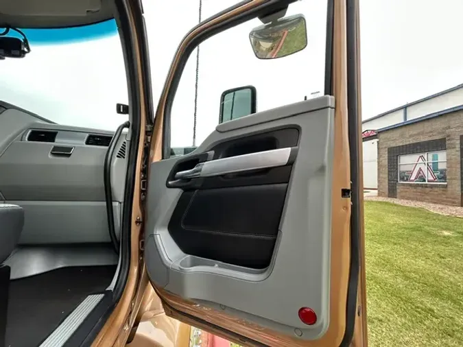2022 KENWORTH T680