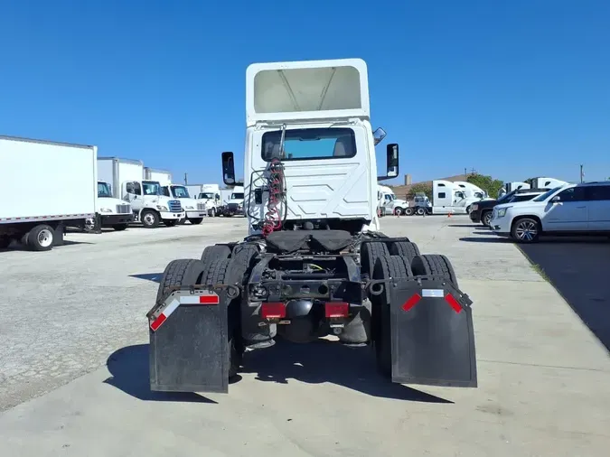 2019 NAVISTAR INTERNATIONAL LT625 DAYCAB T/A