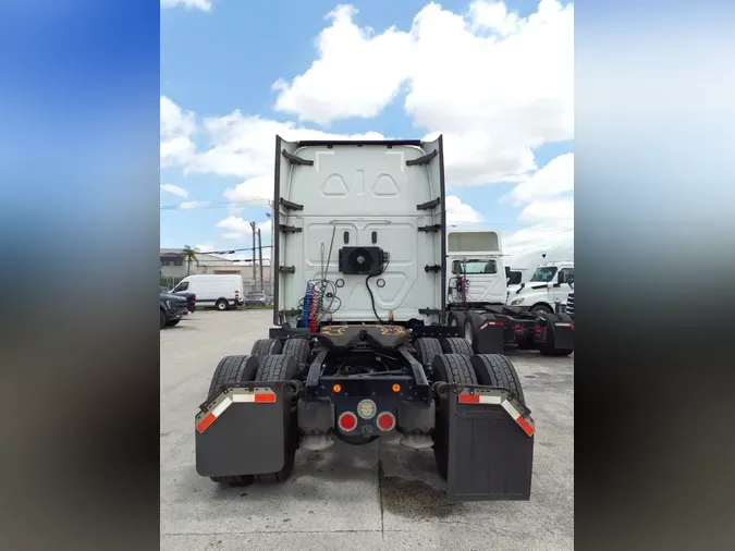 2019 FREIGHTLINER CASCADIA 125