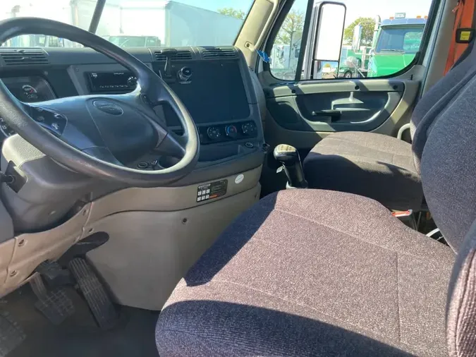2016 FREIGHTLINER/MERCEDES CASCADIA 113