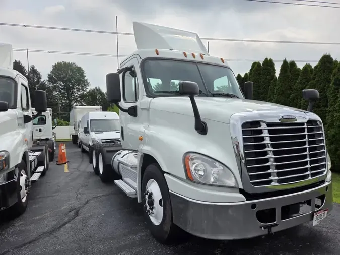 2019 FREIGHTLINER CASCADIA 125