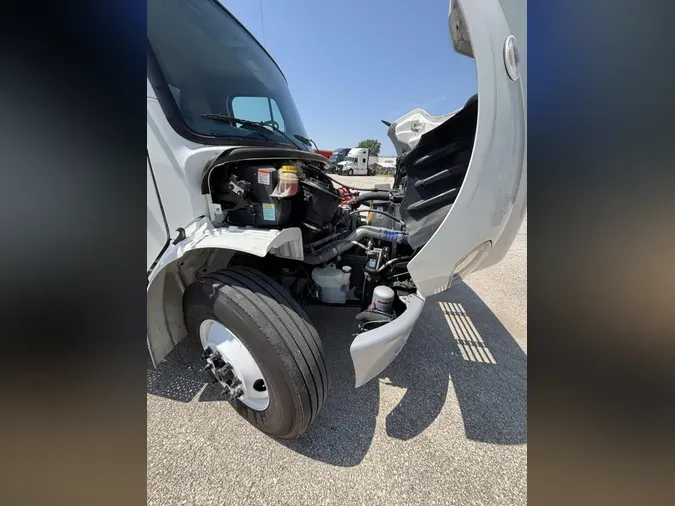 2022 Freightliner Business Class M2 106