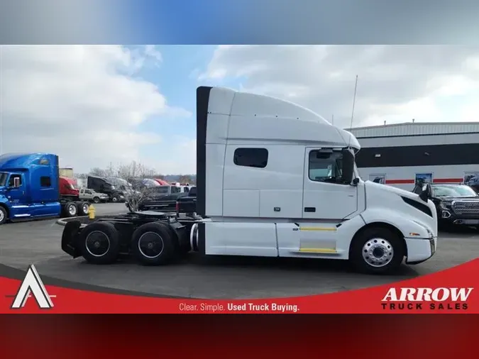 2021 VOLVO VNL740