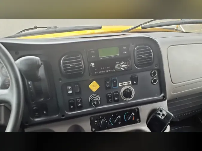 2021 FREIGHTLINER/MERCEDES M2 106
