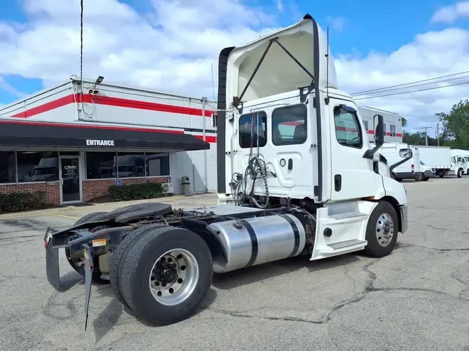 2020 FREIGHTLINER NEW CASCADIA 116