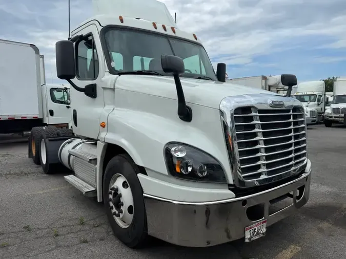 2019 FREIGHTLINER CASCADIA 125