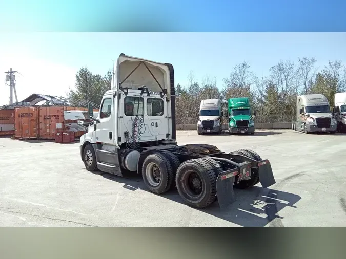 2020 Freightliner Cascadia 126