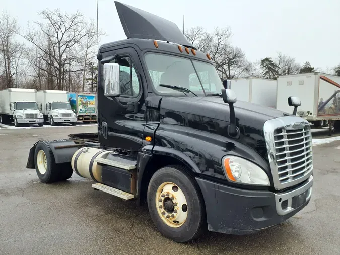 2017 FREIGHTLINER/MERCEDES CASCADIA 125