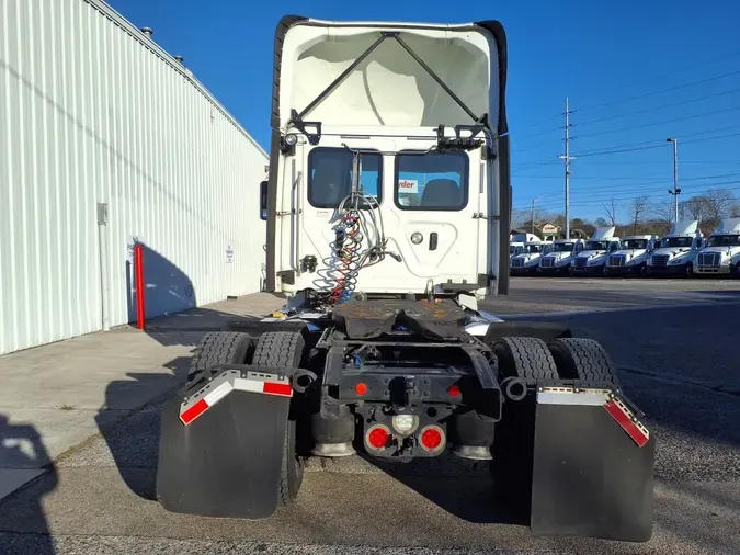 2018 FREIGHTLINER/MERCEDES CASCADIA 113