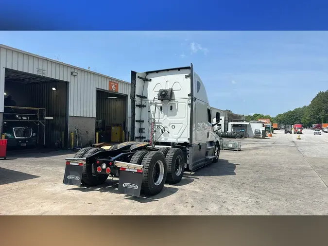 2022 Freightliner Cascadia 126
