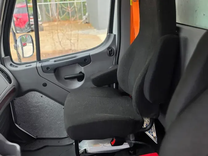 2022 FREIGHTLINER/MERCEDES M2 106e0d73e04319918f97ec123690d42f70c