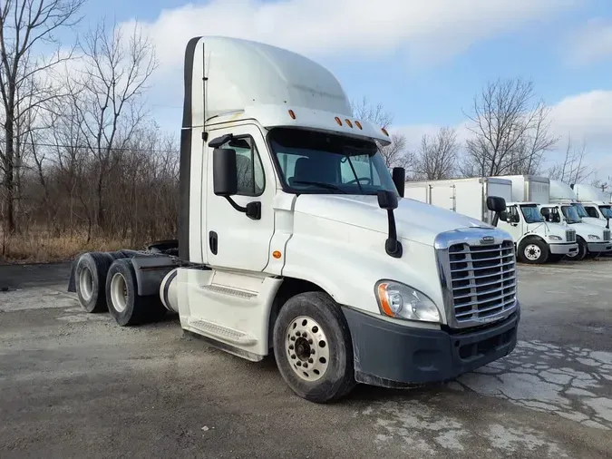 2019 FREIGHTLINER/MERCEDES CASCADIA 125