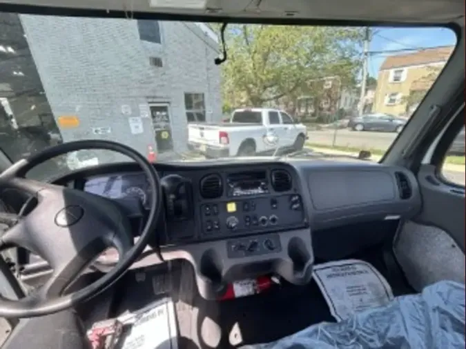 2019 FREIGHTLINER/MERCEDES M2 106