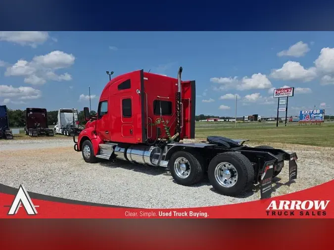 2022 KENWORTH T880