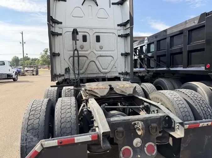 2016 FREIGHTLINER CASCADIA 125