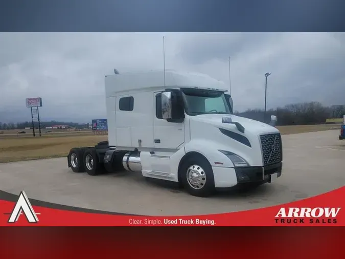 2021 VOLVO VNL740