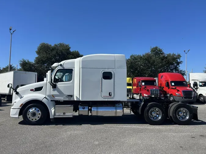 2022 Peterbilt 579