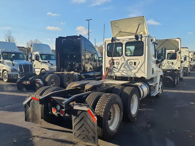 2018 FREIGHTLINER/MERCEDES CASCADIA 125