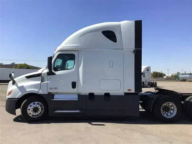 2020 FREIGHTLINER CA126