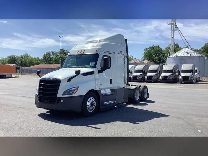2021 Freightliner Cascadia 126