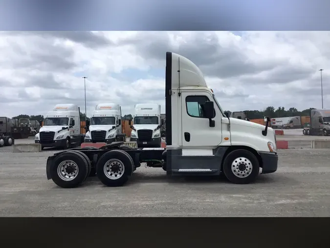 2019 Freightliner Cascadia 125e0f69c7983adef215a620a0163aeb207