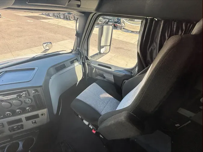 2020 FREIGHTLINER CASCADIA 126