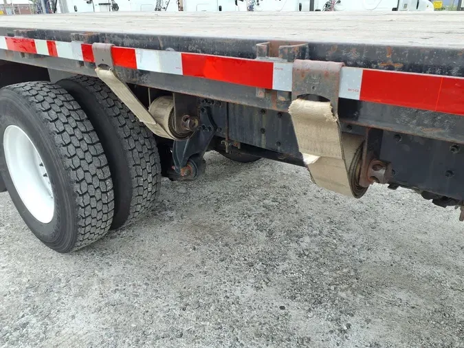 2017 FREIGHTLINER M2 106
