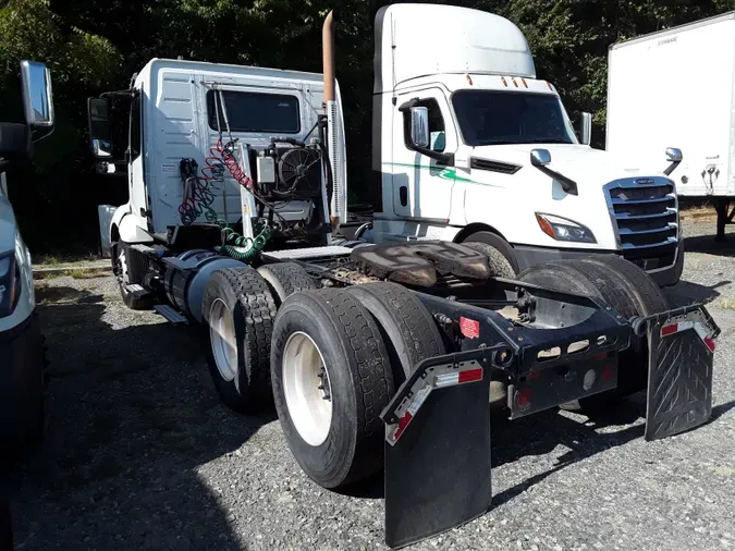 2019 VOLVO VNL64T-300