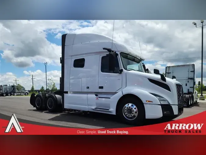 2021 VOLVO VNL740